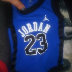 All siz baby boy clothes also name brand just ask